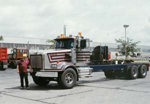 Western Star trucks are as striking as they are strong. This red-and-silver number was on Denny Olson’s first Western Star – a 1980 4964 with a Cummins NTC 475 Twin Turbo.